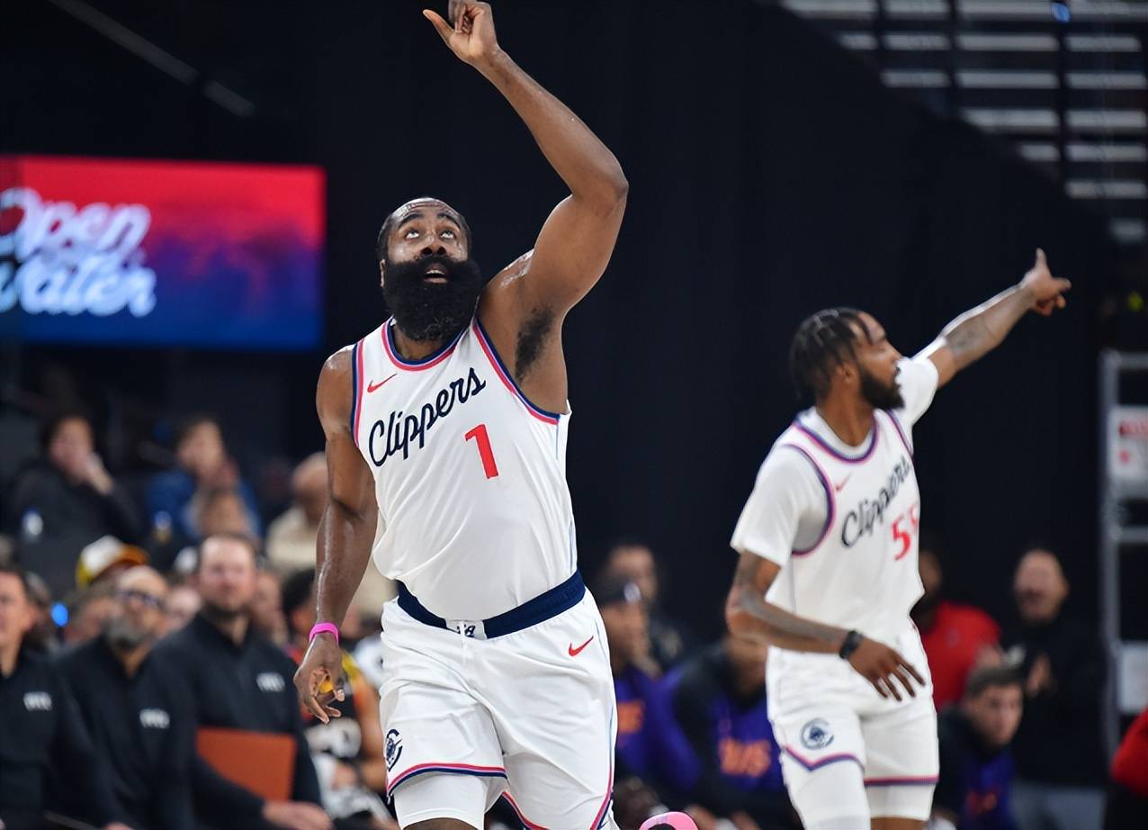 包含赛前洛杉矶快船备战CBA季后赛，刷新队史纪录细节曝光，目标明确，年轻球员得到机会的词条