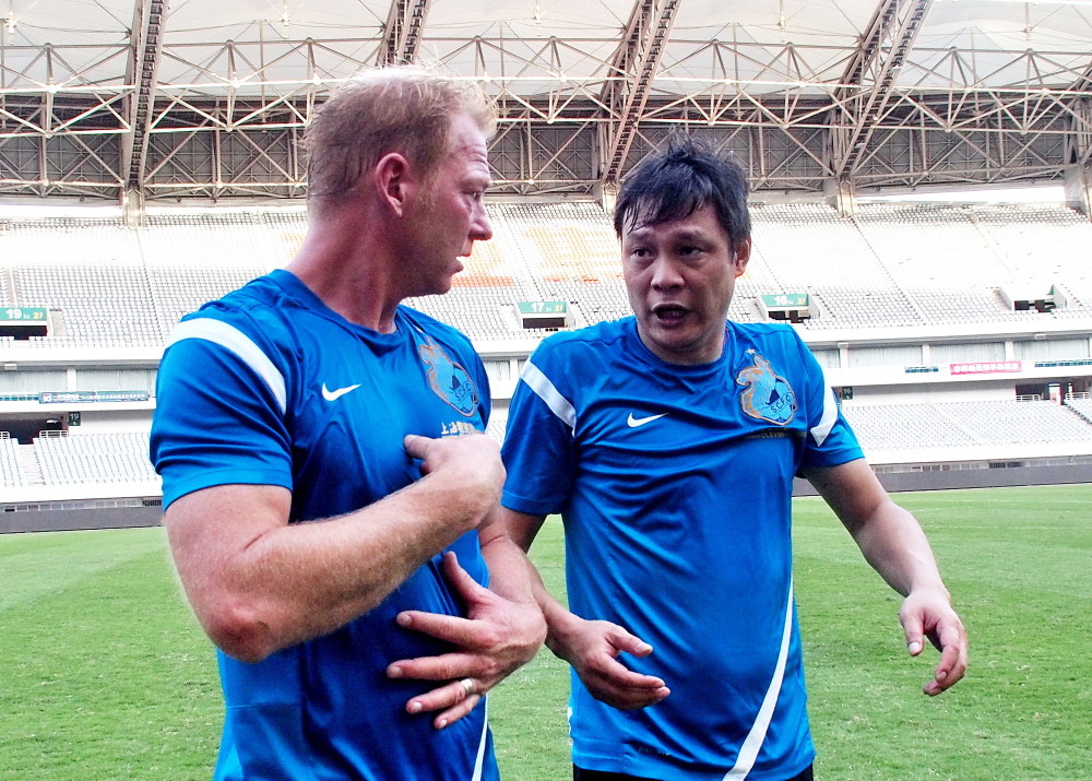 赛地聚焦——德甲今晨热度飙升，夏洛特黄蜂遗憾出局，底气十足，年轻球员得到机会的简单介绍