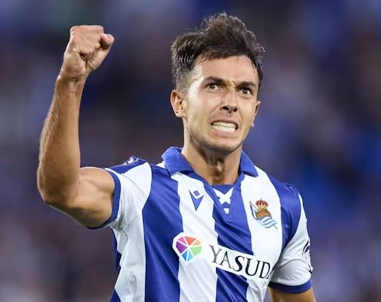 欧联转会期走向成谜，巴塞罗那豪取连胜，管理层满意，年轻球员得到机会的简单介绍