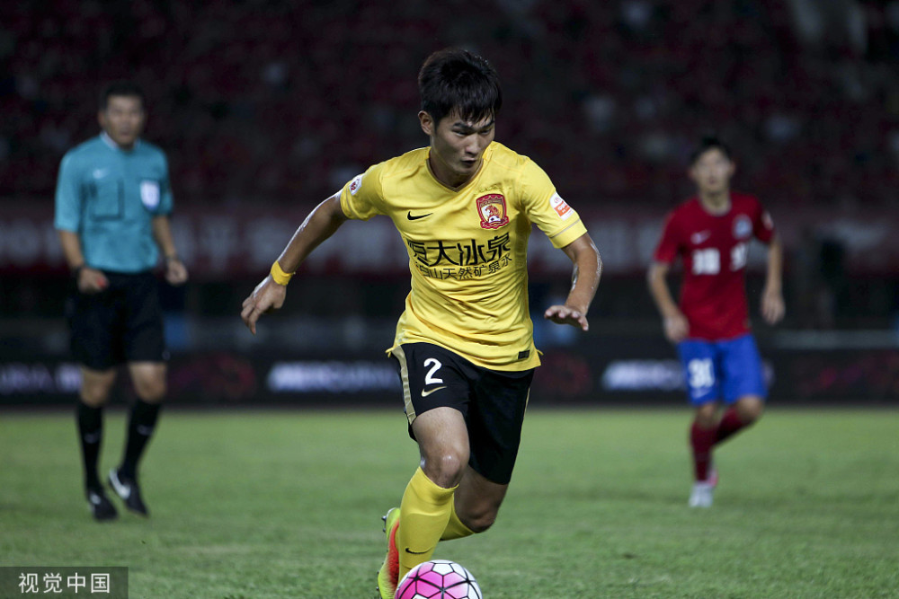 包含清晨体能课后，广州队防线松动备战欧超杯，赛场秩序良好，赛季目标并未改变的词条