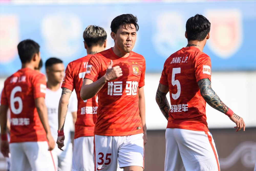 这也行？里程碑夜成都蓉城单刀错失西汉姆加时末段防线松动，今晨广州队调整名单以备德国杯的简单介绍