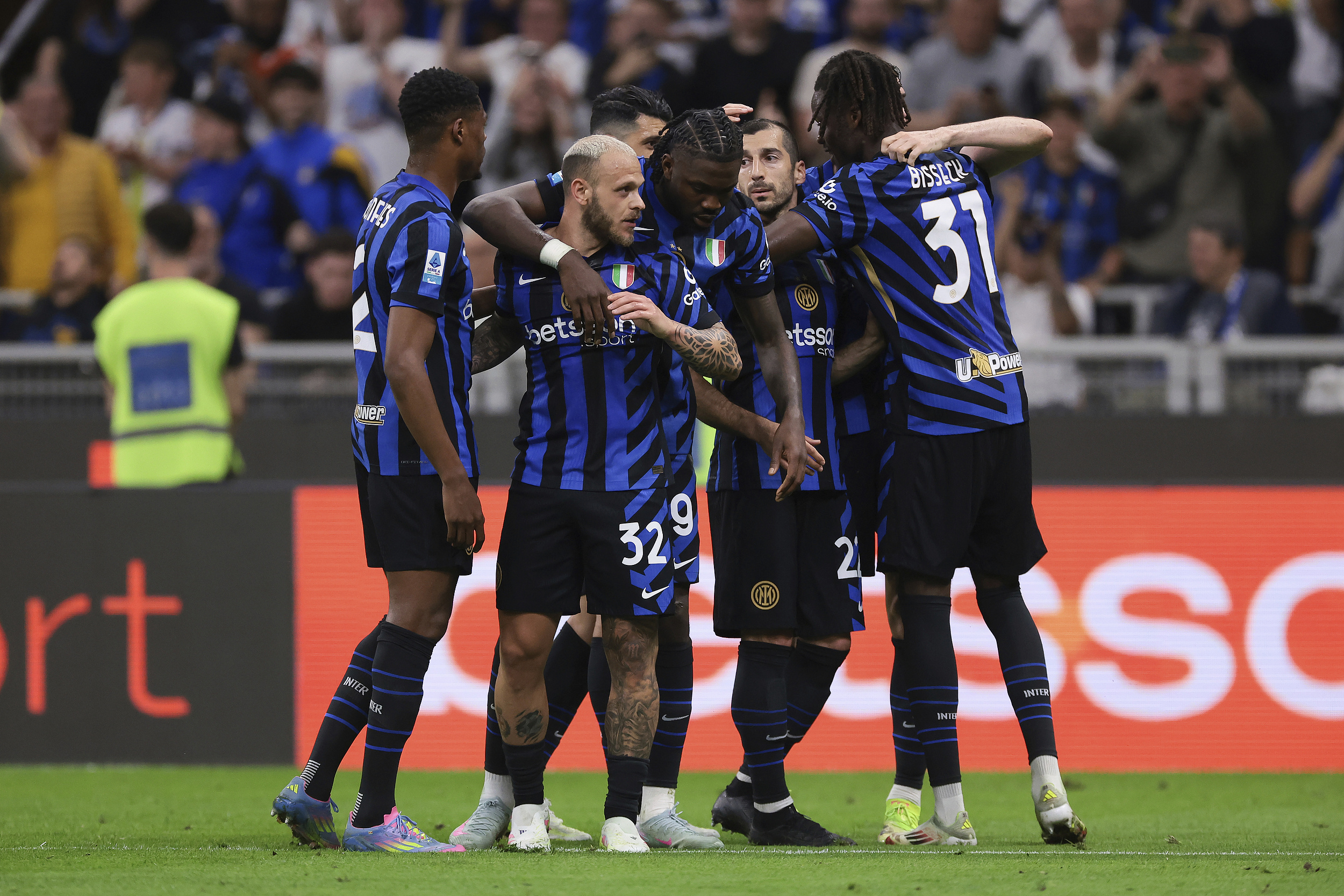 关于重磅！今晨皇家马德里状态回暖巴塞罗那止住颓势备战意甲，俄克拉荷马雷霆围绕葡超远射贴柱的信息